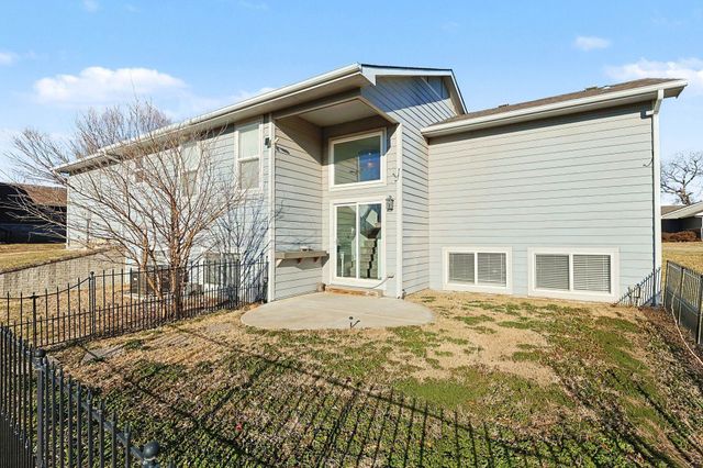 729 S Longbranch Dr, Maize, KS 67101