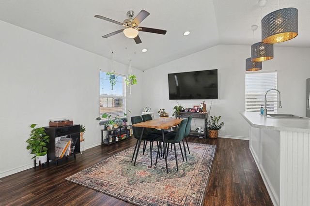 729 S Longbranch Dr, Maize, KS 67101