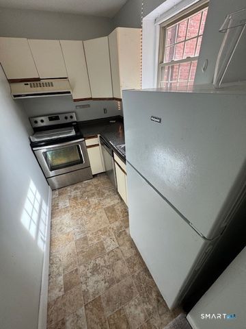 1 Russell Street APT 18, Middletown, CT 06457