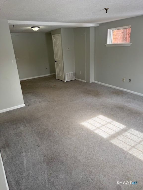 1 Russell Street APT 18, Middletown, CT 06457