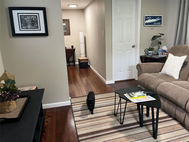 57 Penn Street, Lake Grove, NY 11755
