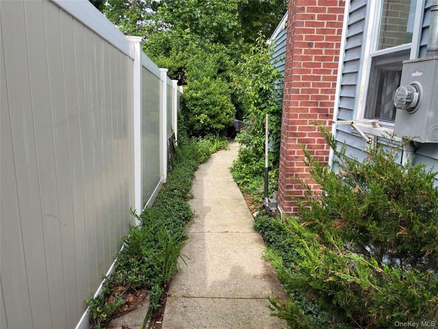 57 Penn Street, Lake Grove, NY 11755