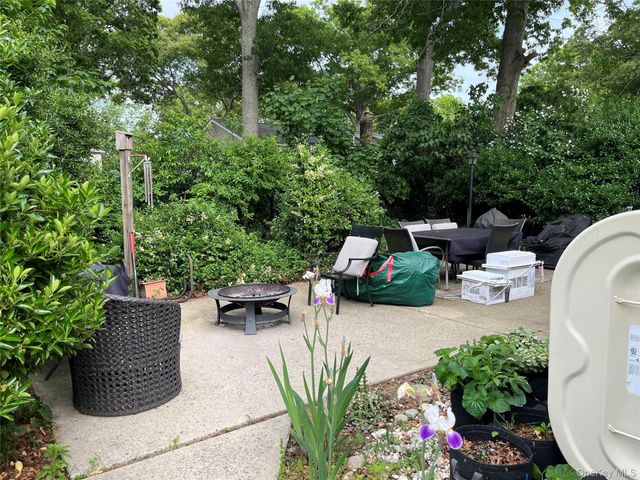 57 Penn Street, Lake Grove, NY 11755
