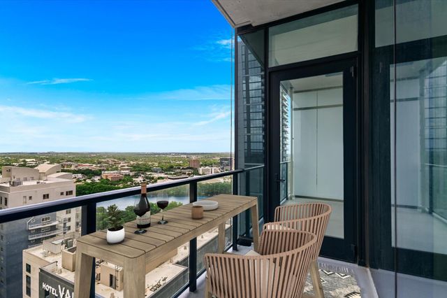 610 Davis ST 2404, Austin, TX 78701