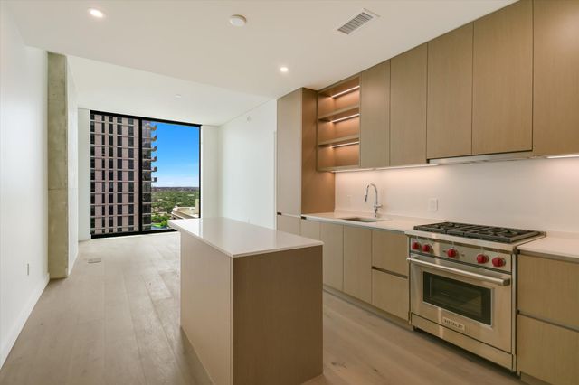 610 Davis ST 2404, Austin, TX 78701