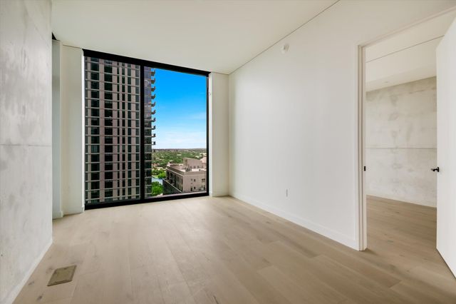 610 Davis ST 2404, Austin, TX 78701