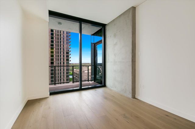 610 Davis ST 2404, Austin, TX 78701
