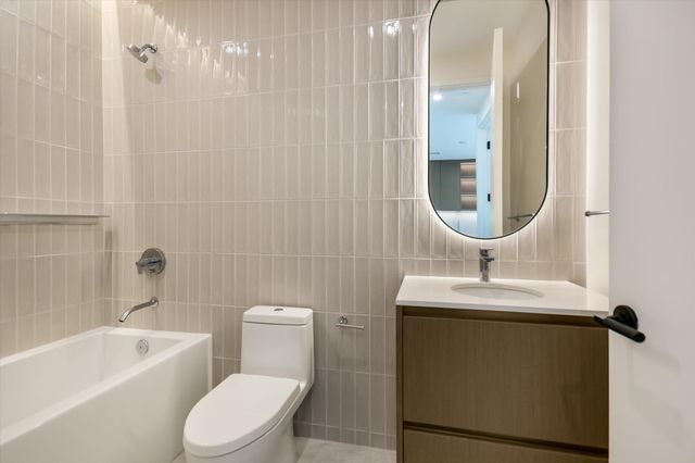 610 Davis ST 2404, Austin, TX 78701