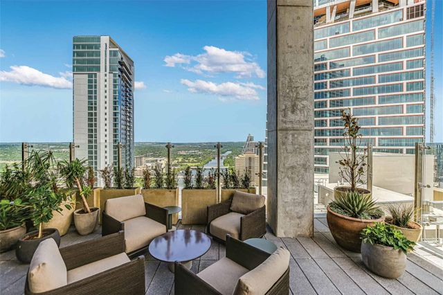 610 Davis ST 2404, Austin, TX 78701