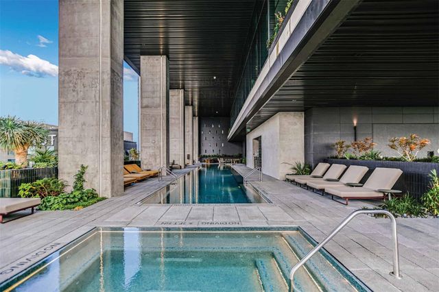 610 Davis ST 2404, Austin, TX 78701