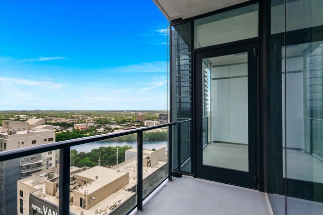 610 Davis ST 2404, Austin, TX 78701
