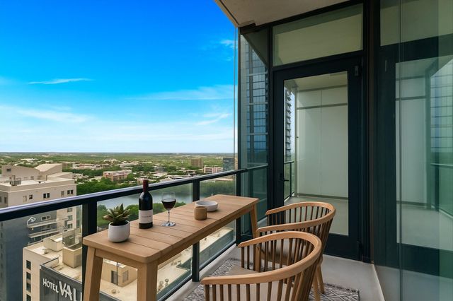 610 Davis ST 2404, Austin, TX 78701