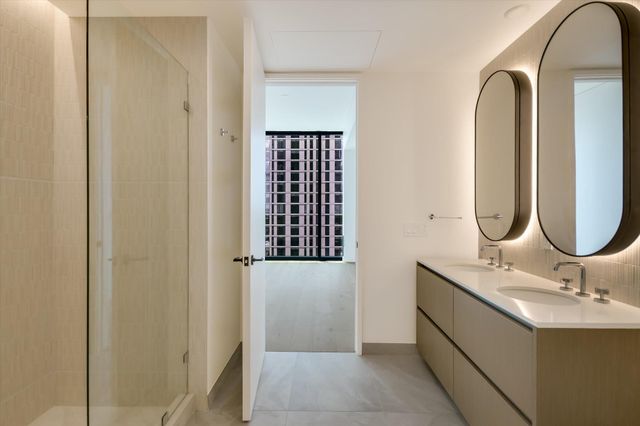 610 Davis ST 2404, Austin, TX 78701