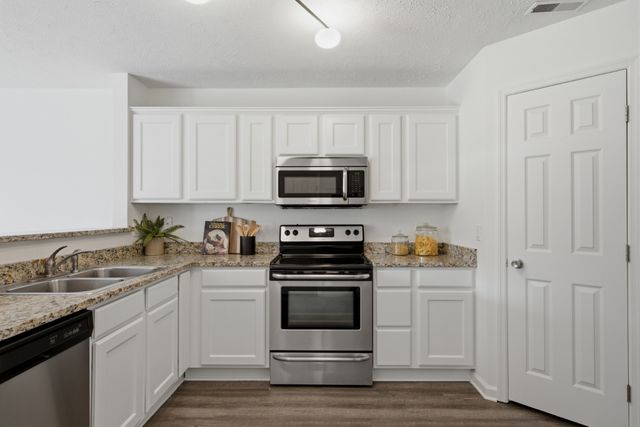 3053 Harpeth Springs Dr, Nashville, TN 37221