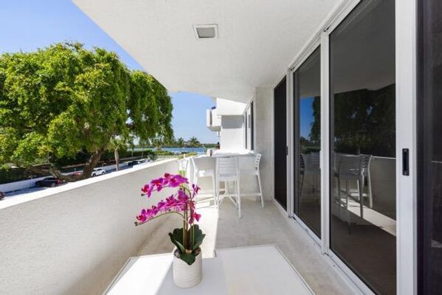 2773 S Ocean Boulevard 214, Palm Beach, FL 33480