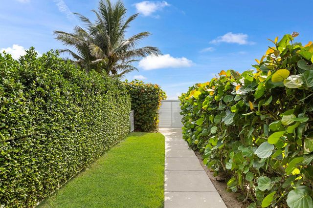 2773 S Ocean Boulevard 214, Palm Beach, FL 33480