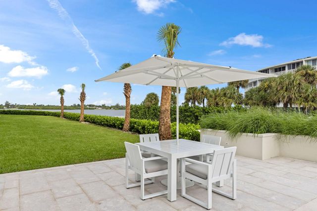 2773 S Ocean Boulevard 214, Palm Beach, FL 33480