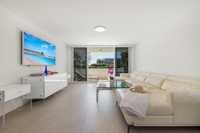 2773 S Ocean Boulevard 214, Palm Beach, FL 33480