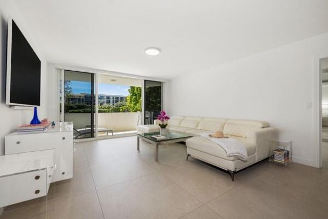 2773 S Ocean Boulevard 214, Palm Beach, FL 33480