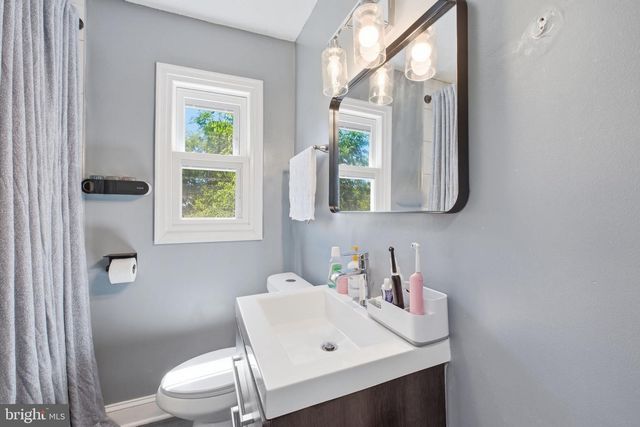 2118 SUITLAND TER SE, Washington, DC 20020