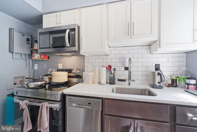 2118 SUITLAND TER SE, Washington, DC 20020