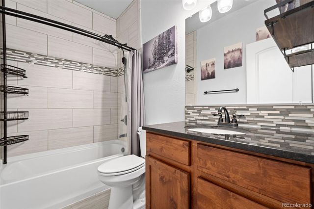 1109 Bison Way, Wiggins, CO 80654