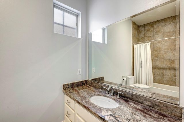 931 W 23rd Street B, Houston, TX 77008