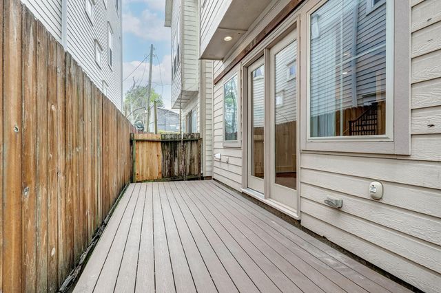 931 W 23rd Street B, Houston, TX 77008