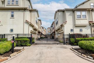 931 W 23rd Street B, Houston, TX 77008