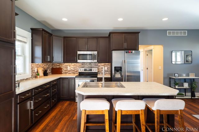 270 Dartmouth Avenue, Holland City, MI 49423