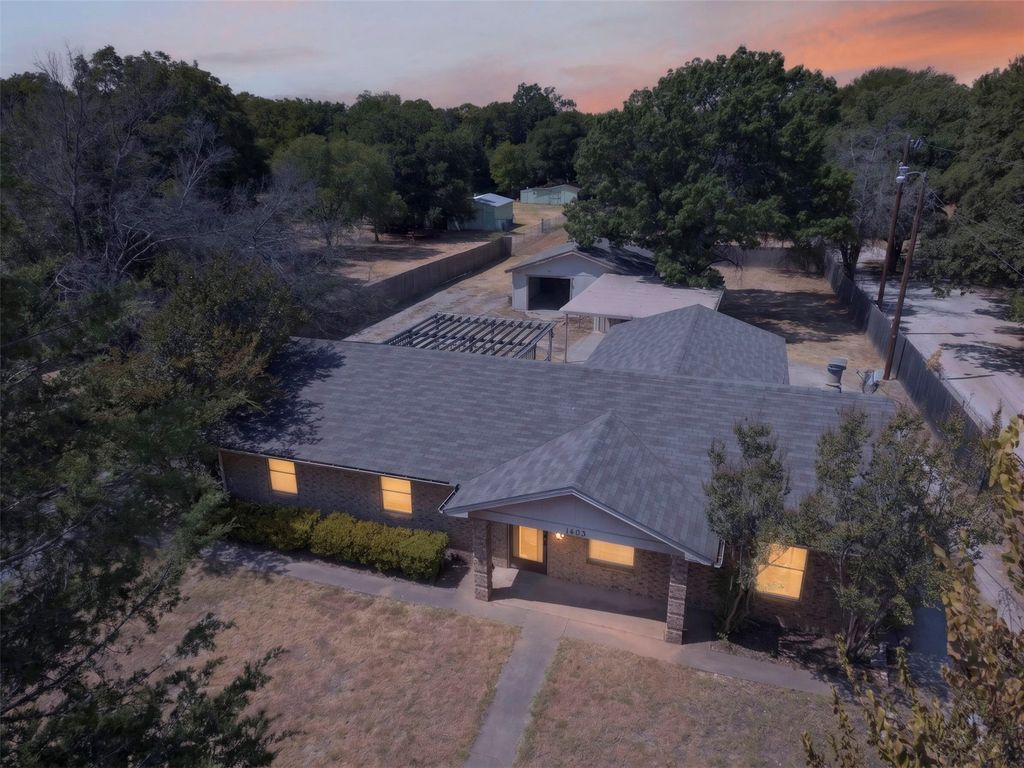 1403 N Melba Doyle Park Road, Decatur, TX 76234 — photo 2
