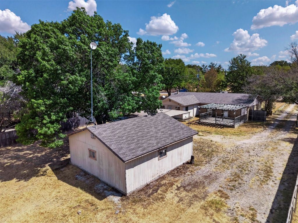1403 N Melba Doyle Park Road, Decatur, TX 76234 — photo 4