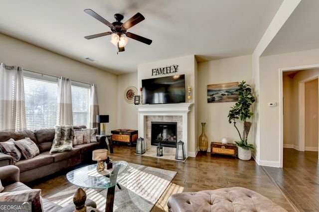 530 Thomas Drive, Loganville, GA 30052