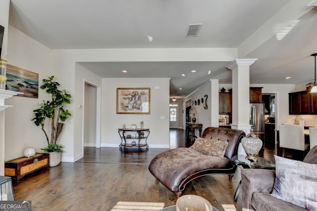 530 Thomas Drive, Loganville, GA 30052