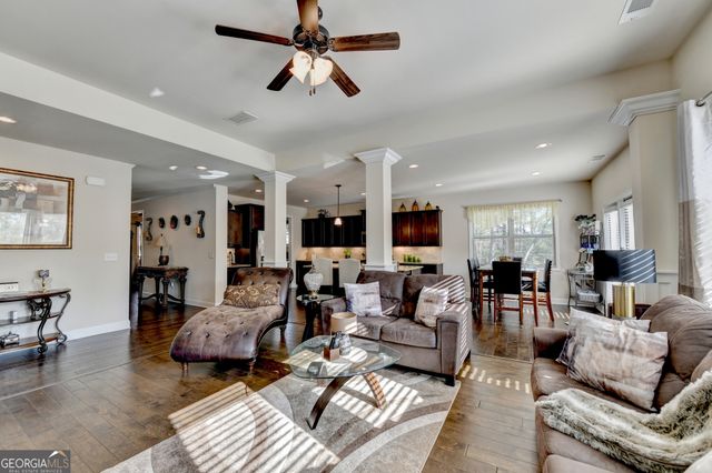 530 Thomas Drive, Loganville, GA 30052