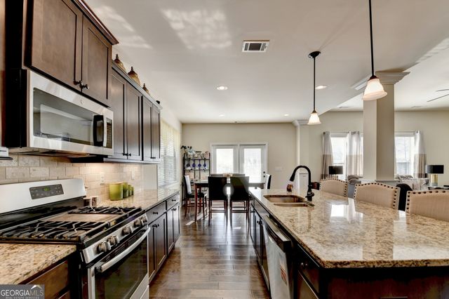 530 Thomas Drive, Loganville, GA 30052