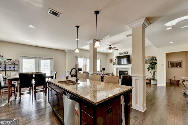 530 Thomas Drive, Loganville, GA 30052