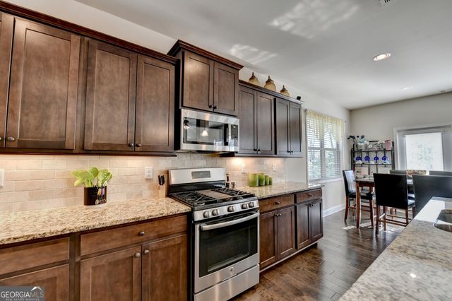 530 Thomas Drive, Loganville, GA 30052