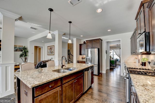 530 Thomas Drive, Loganville, GA 30052