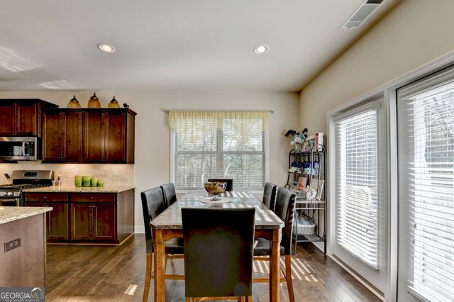 530 Thomas Drive, Loganville, GA 30052