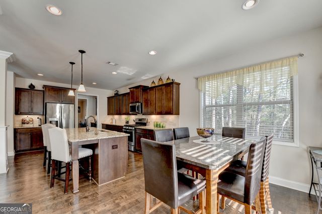 530 Thomas Drive, Loganville, GA 30052