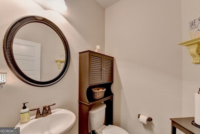 530 Thomas Drive, Loganville, GA 30052