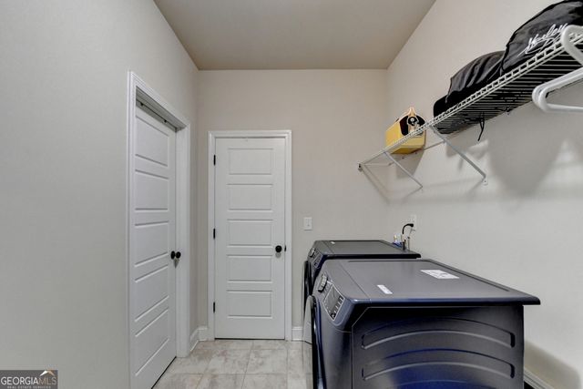 530 Thomas Drive, Loganville, GA 30052