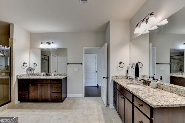 530 Thomas Drive, Loganville, GA 30052