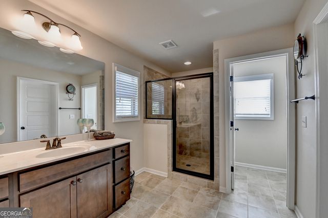 530 Thomas Drive, Loganville, GA 30052