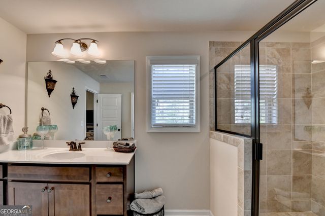 530 Thomas Drive, Loganville, GA 30052
