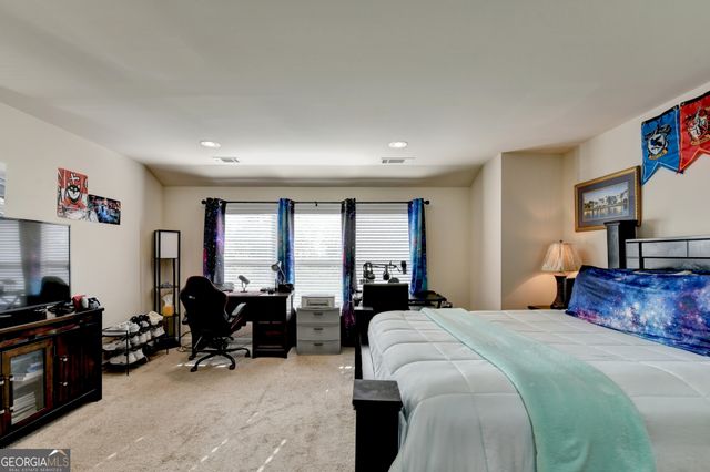 530 Thomas Drive, Loganville, GA 30052