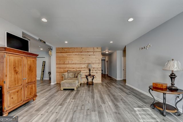 530 Thomas Drive, Loganville, GA 30052