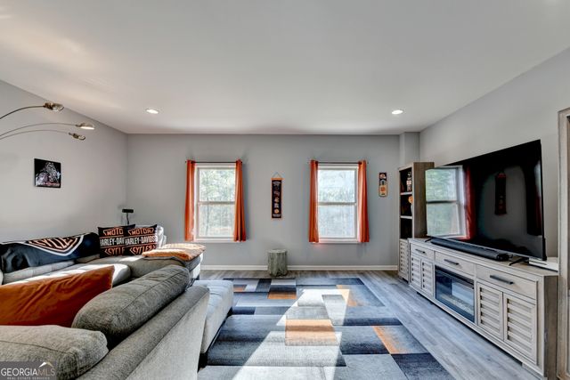 530 Thomas Drive, Loganville, GA 30052
