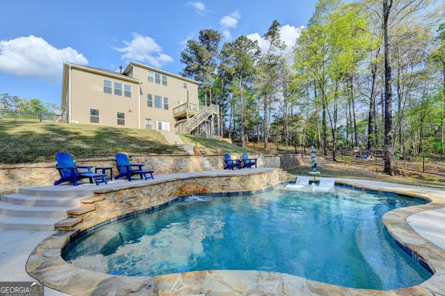 530 Thomas Drive, Loganville, GA 30052